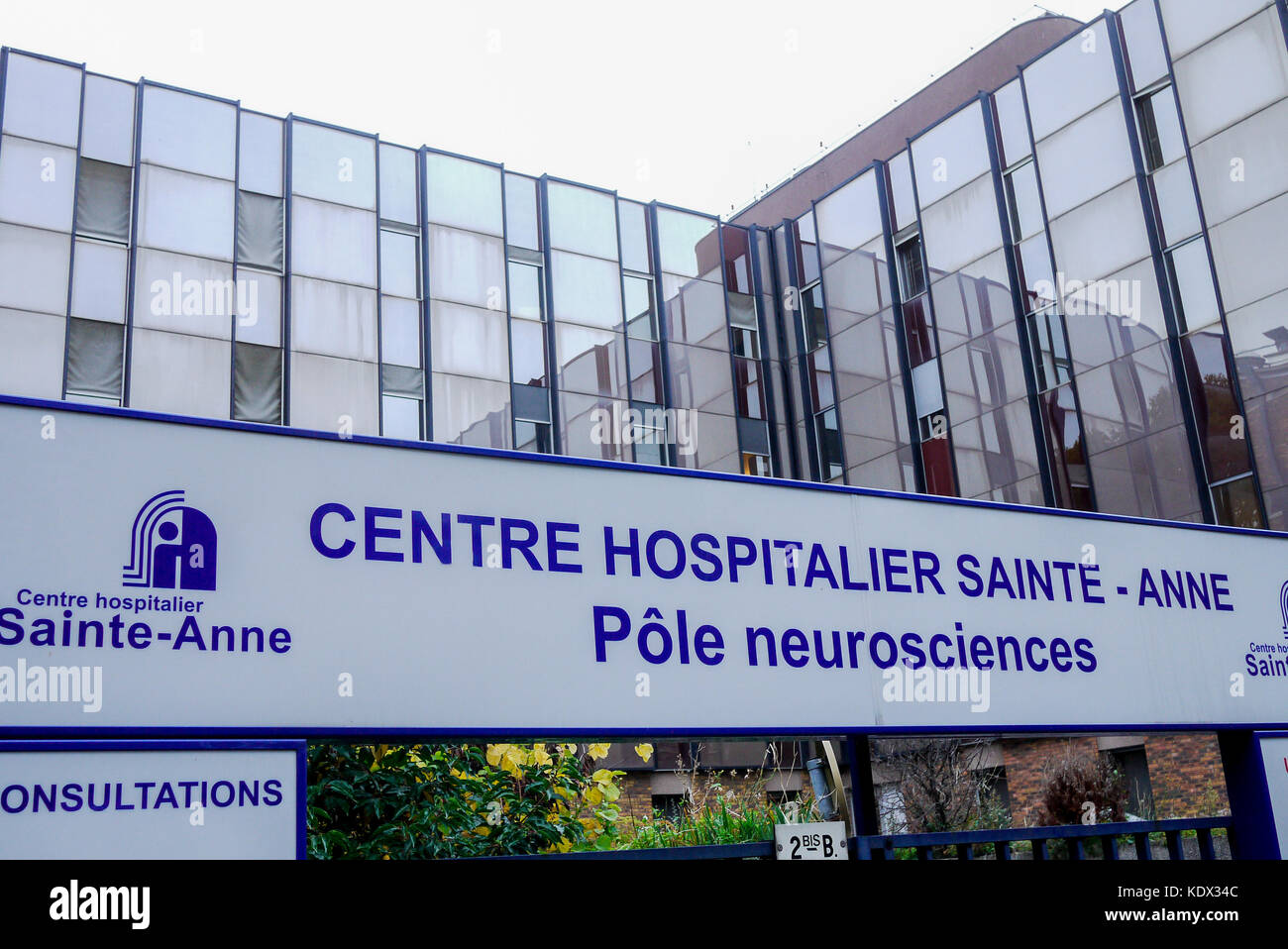 sainte-anne-neurologic-hospital-paris-france-KDX34C