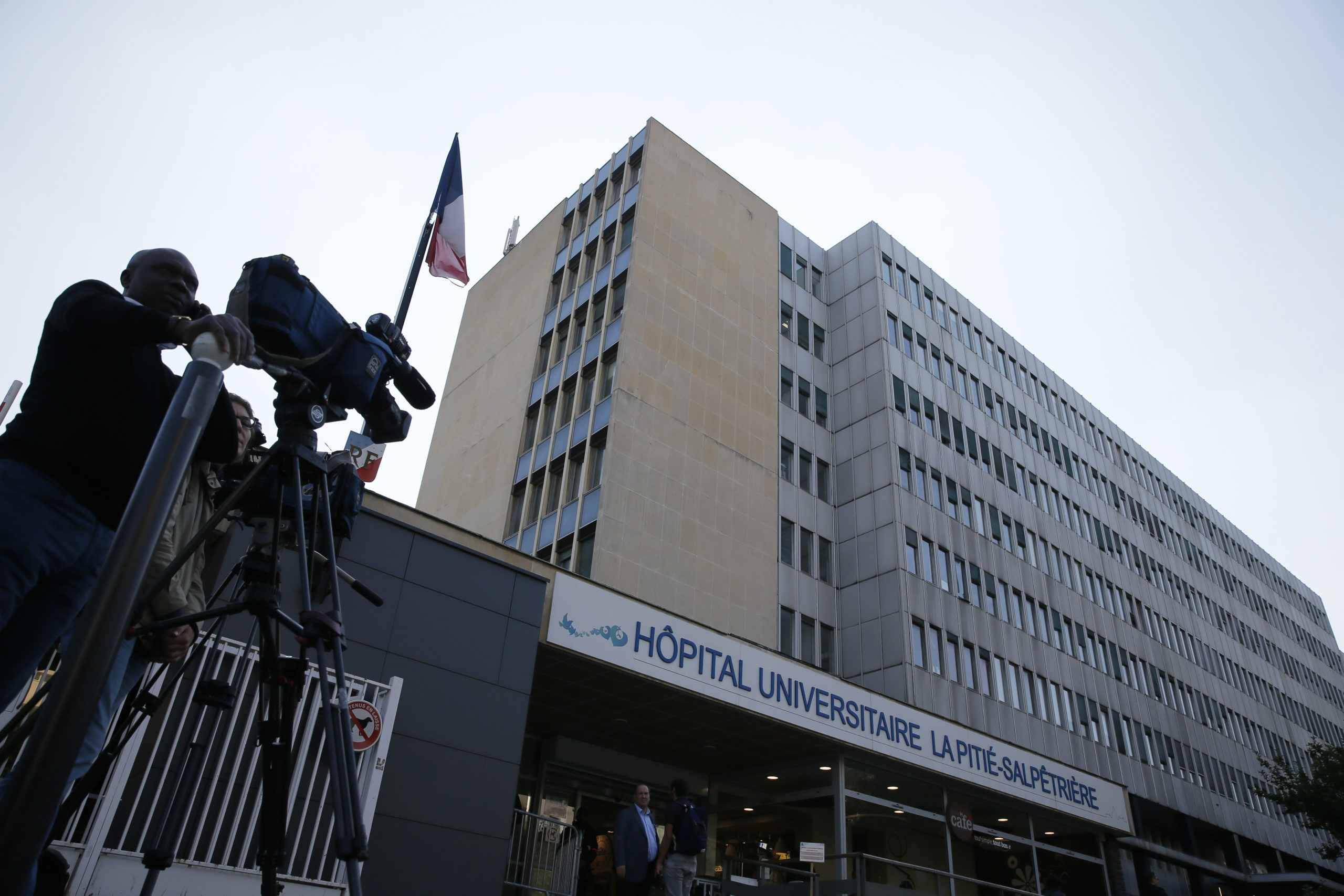 Un Français de 60 ans contaminé par le nouveau coronavirus apparu en Chine est mort dans la nuit de mardi à mercredi à l'hôpital parisien de La Pitié-Salpêtrière, a annoncé mercredi le directeur général de la santé, Jérôme Salomon. /Photo d'archives/REUTERS/Gonzalo Fuentes