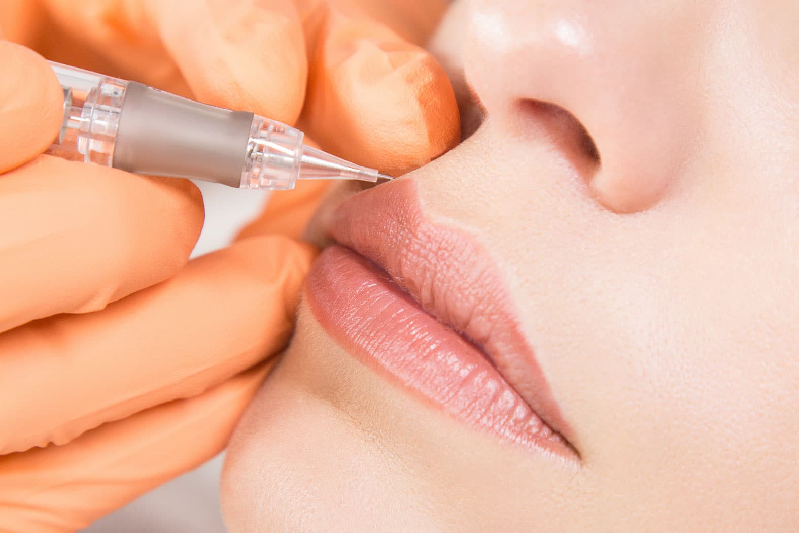 technique-voilage-levres-maquillage-permanent-marinel-paris-beaute-globale-de-la-peau-1